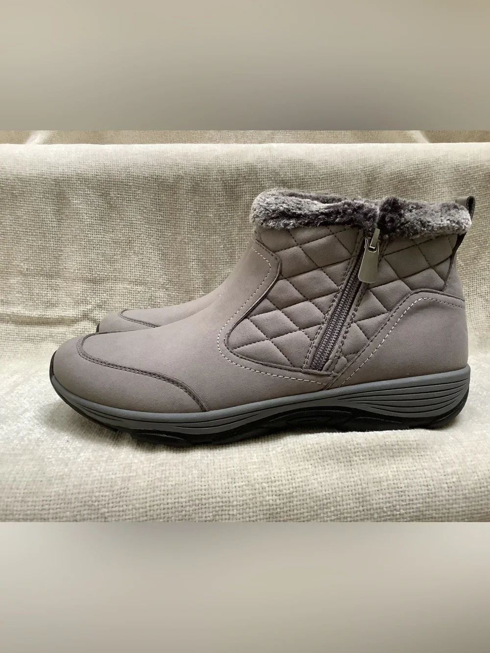 Easy Spirit Sevance 2 Ankle Boots-Light Gray Faux Suede-Faux Fur Trim-Zipper-9M